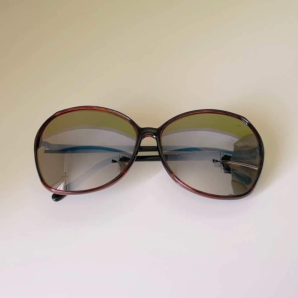 Vintage oversized sunglasses